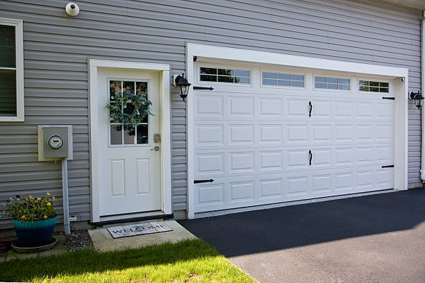 24/7 Emergency Garage Door Panel Replacement experts in Amelia, LA